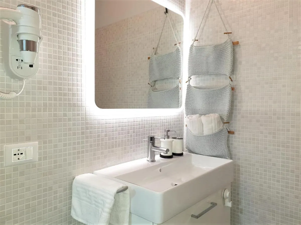 Azur Apartment Sirmione Italy