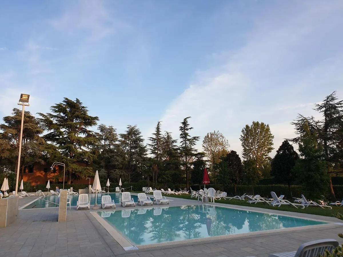 Azur Apartment 西尔米奥奈